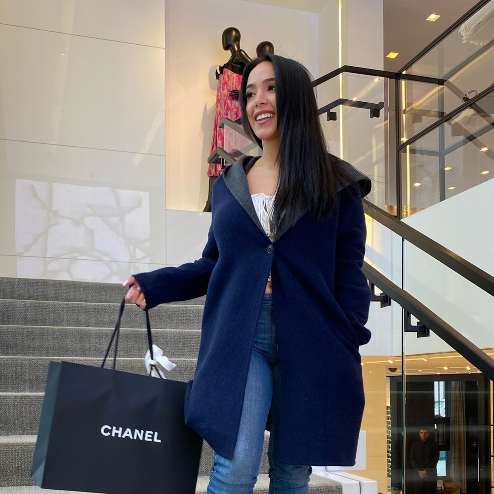 Meet your Posher, Ana